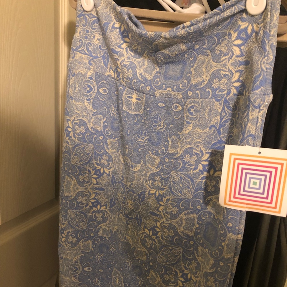 LuLaRoe Cassie skirt